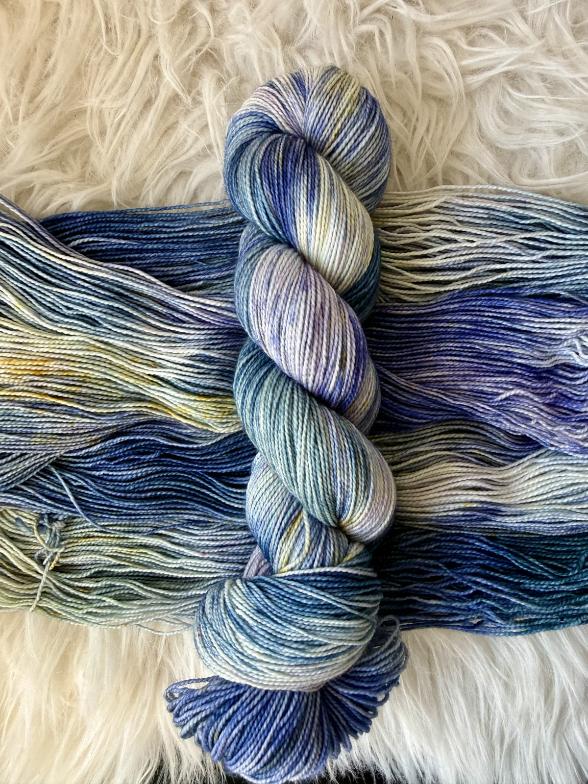 "Mitternachtsmeer" Queen High Twist Sockenwolle